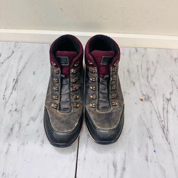 UGG Olivert Waterproof Black Leather Lace Up Boots Mens size 10